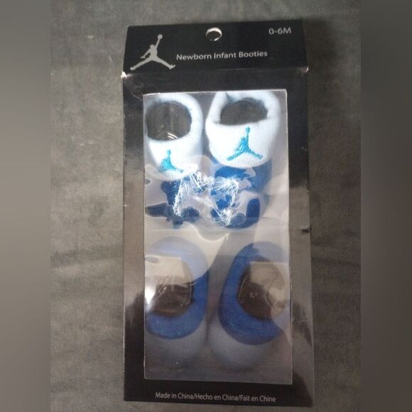 Nike Jumpman Baby Booties Size 0-6 Months NWT - Picture 1 of 3